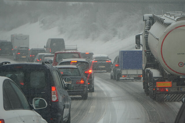 Mit dem Auto durch den Winter