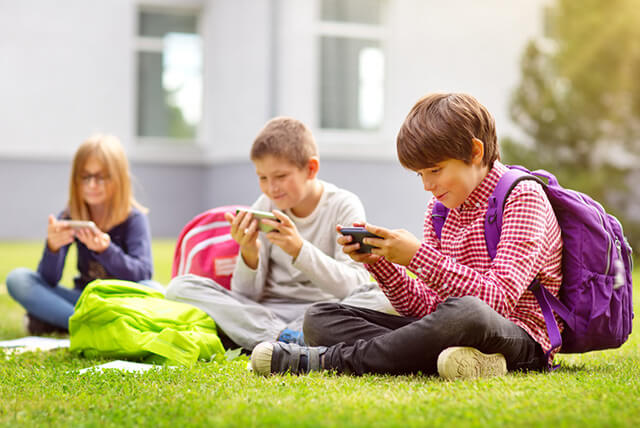 Mit dem Smartphone in die Schule